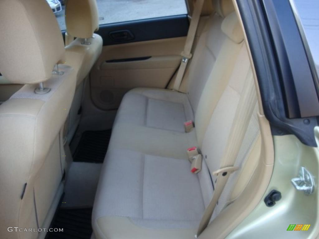 Beige Interior 2004 Subaru Forester 2.5 X Photo #39048344