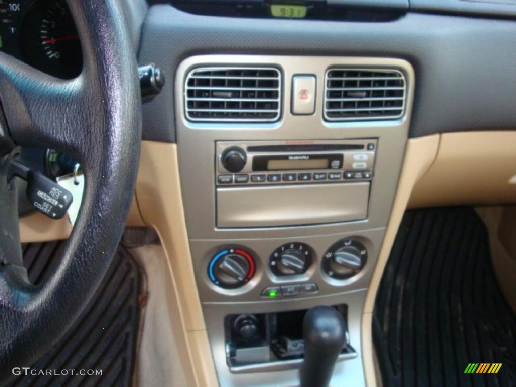 2004 Subaru Forester 2.5 X Controls Photos