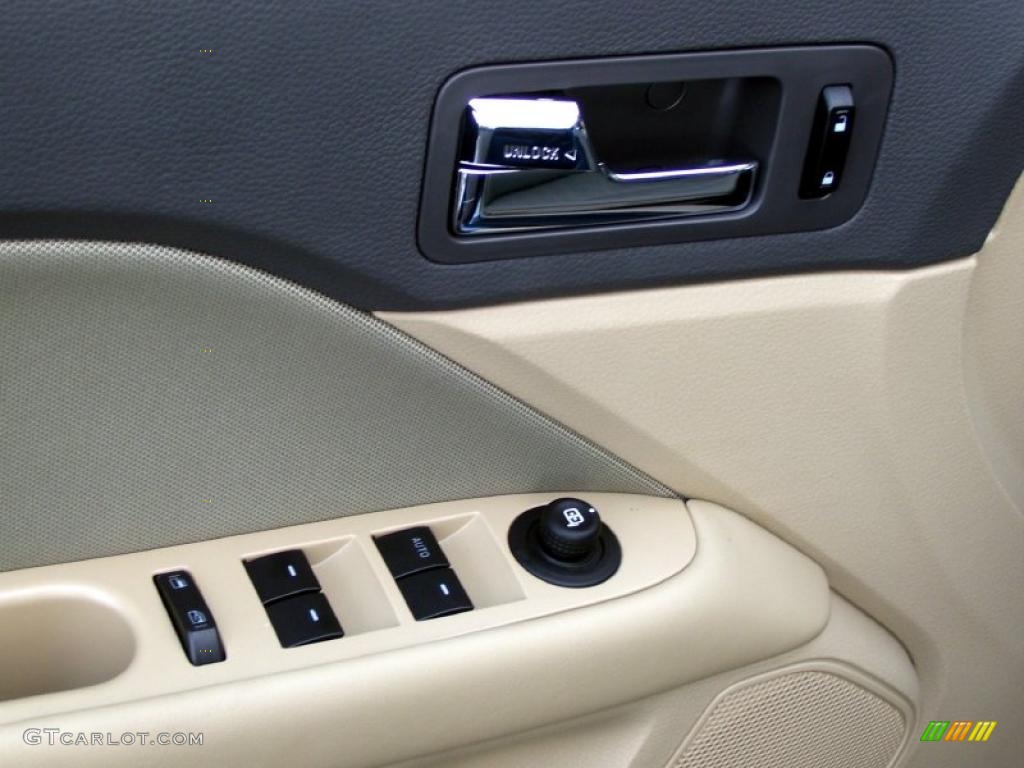 2011 Ford Fusion SE Controls Photo #39050112