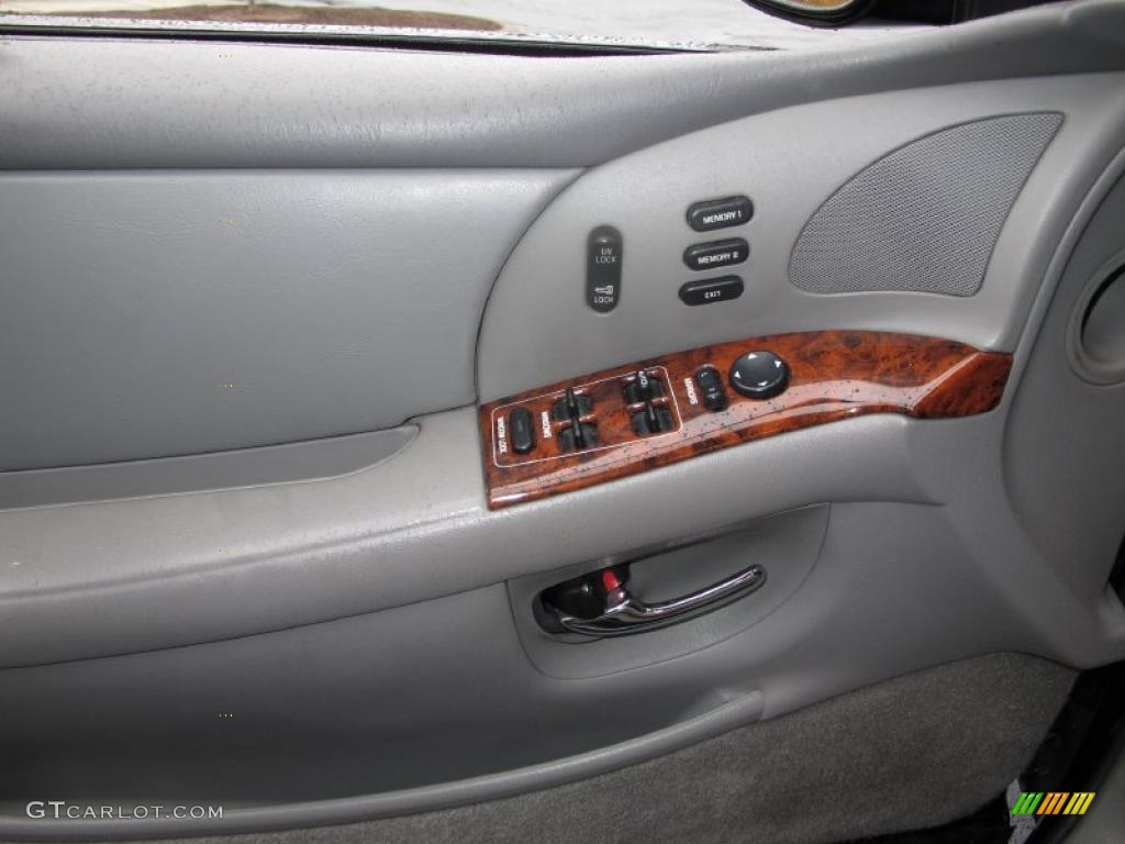 1997 Buick Park Avenue Sedan Controls Photo #39051468