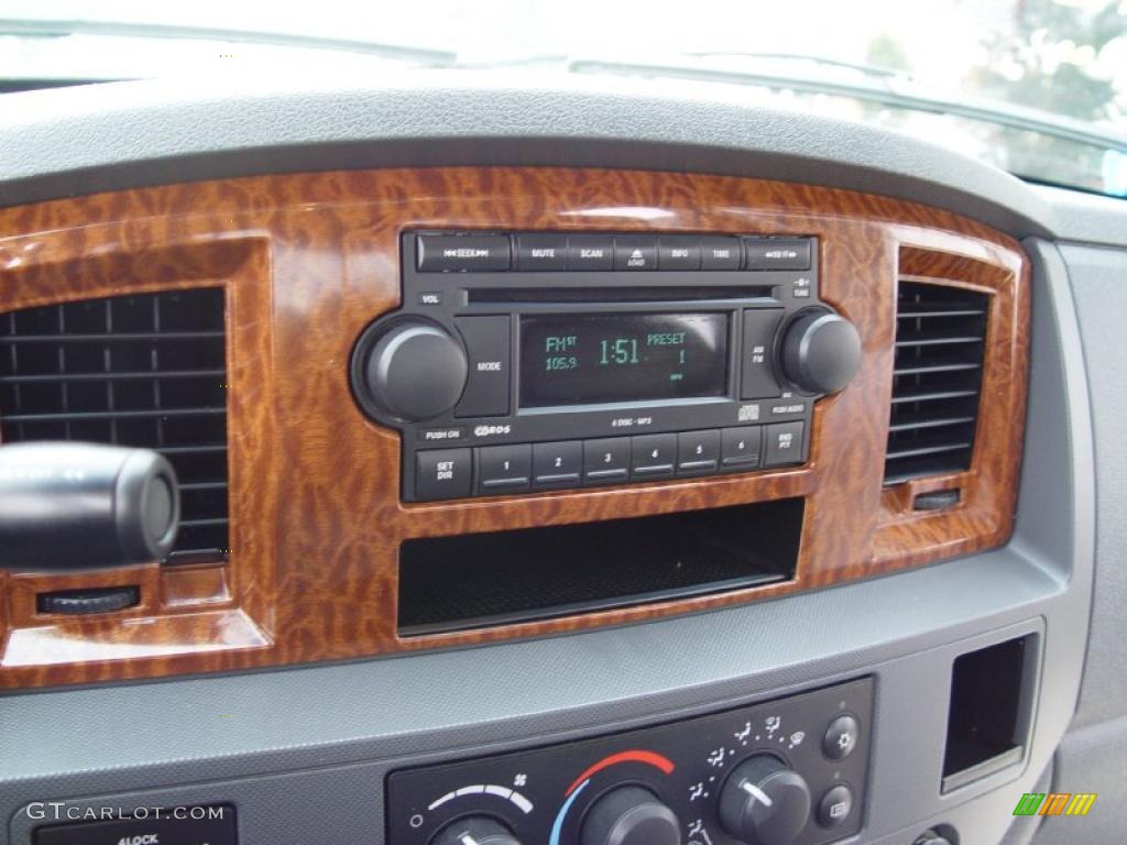 2006 Dodge Ram 1500 SLT Quad Cab 4x4 Controls Photo #39051592