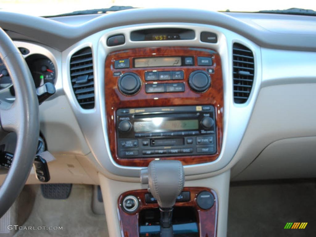 2005 Toyota Highlander V6 4WD Controls Photo #39052496