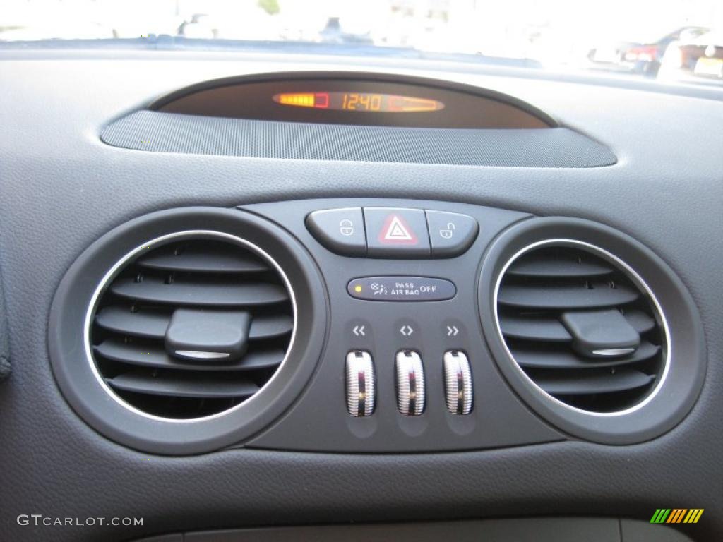 2009 Mercedes-Benz SL 550 Roadster Controls Photo #39054008