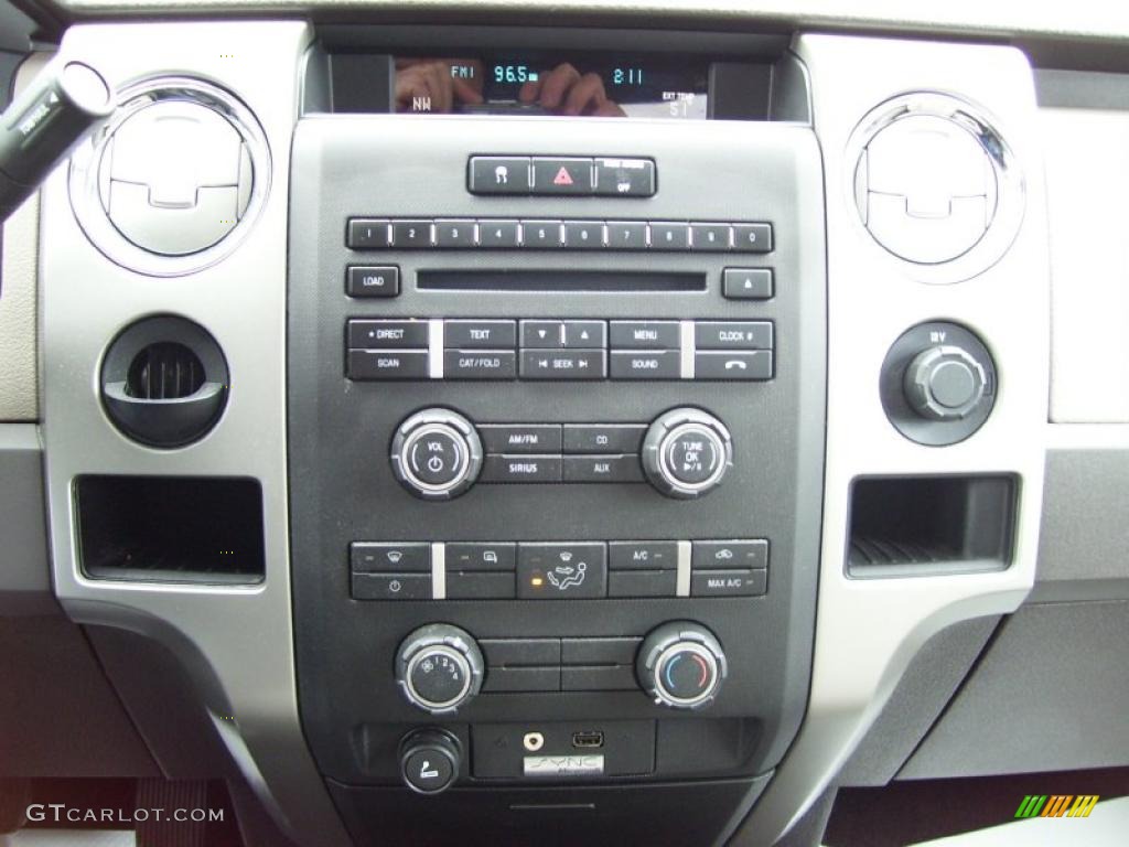 2009 Ford F150 XLT SuperCab Controls Photo #39054692