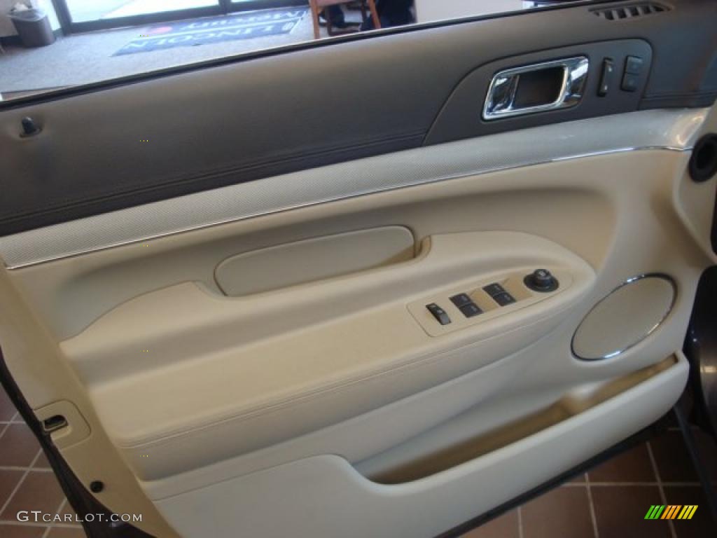 2010 Lincoln MKT AWD EcoBoost Light Stone Door Panel Photo #39055004
