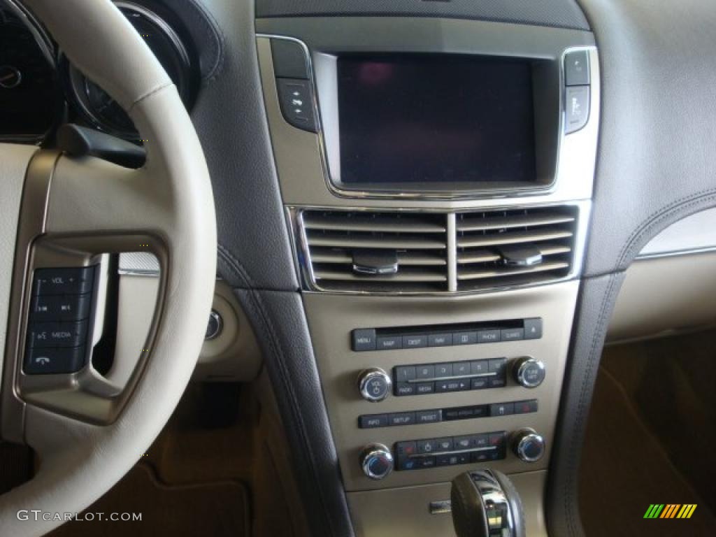 2010 Lincoln MKT AWD EcoBoost Controls Photo #39055028