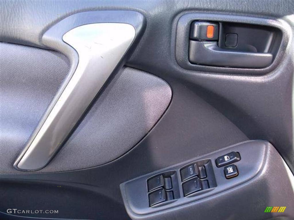 2004 Toyota RAV4 Standard RAV4 Model Controls Photo #39056156