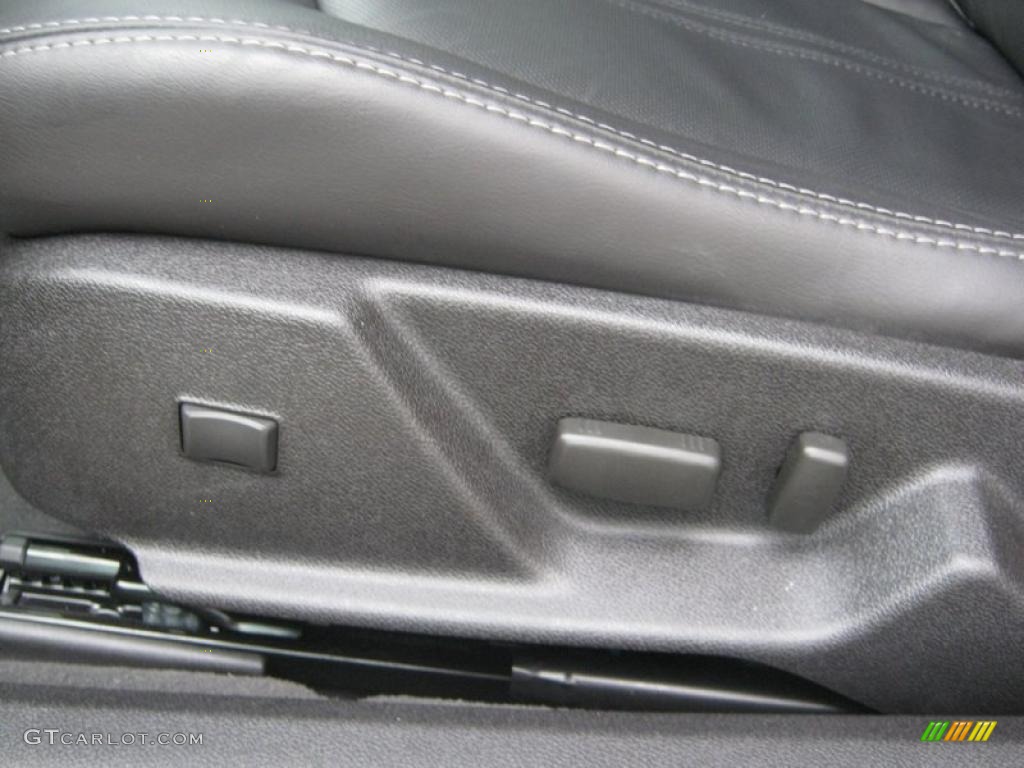 2011 Cadillac CTS Coupe Controls Photo #39062367