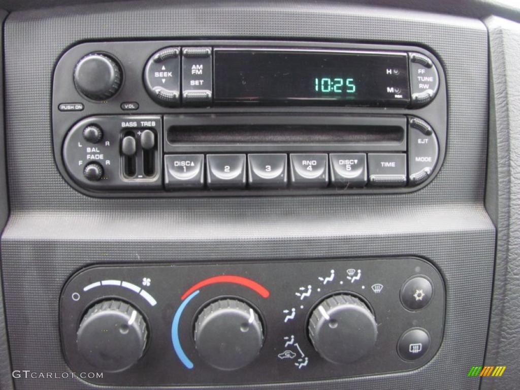 2003 Dodge Ram 1500 SLT Quad Cab Controls Photo #39062791