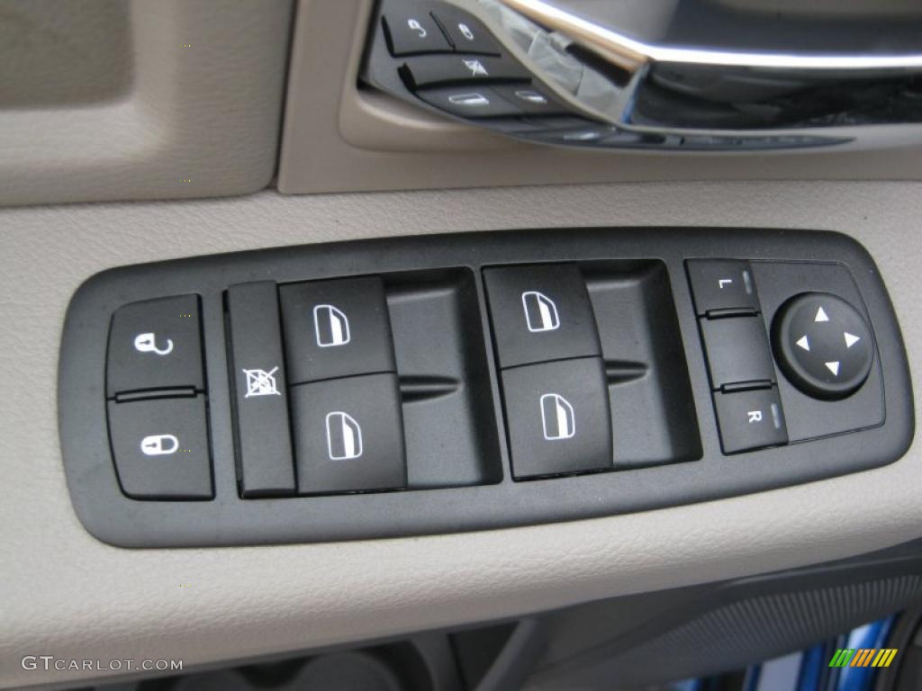 2010 Dodge Ram 2500 Big Horn Edition Crew Cab 4x4 Controls Photo #39062815