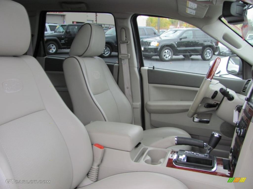 Dark Khaki/Light Graystone Interior 2008 Jeep Grand Cherokee Overland 4x4 Photo #39063159
