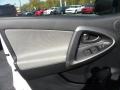 Super White - RAV4 I4 Photo No. 13