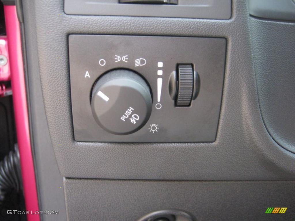 2010 Dodge Challenger R/T Classic Furious Fuchsia Edition Controls Photo #39064171
