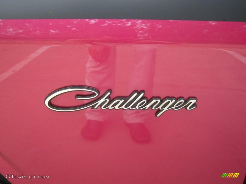 2010 Dodge Challenger R/T Classic Furious Fuchsia Edition Marks and Logos Photo #39064495