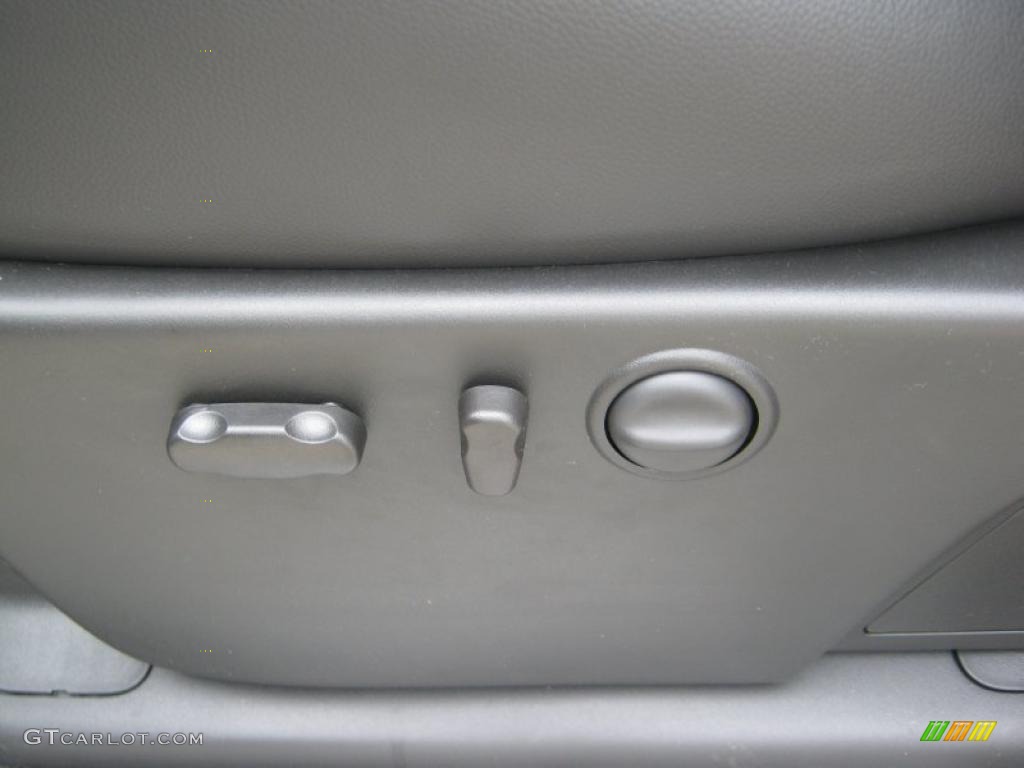 2011 GMC Sierra 1500 SLT All Terrain Crew Cab 4x4 Controls Photo #39064791
