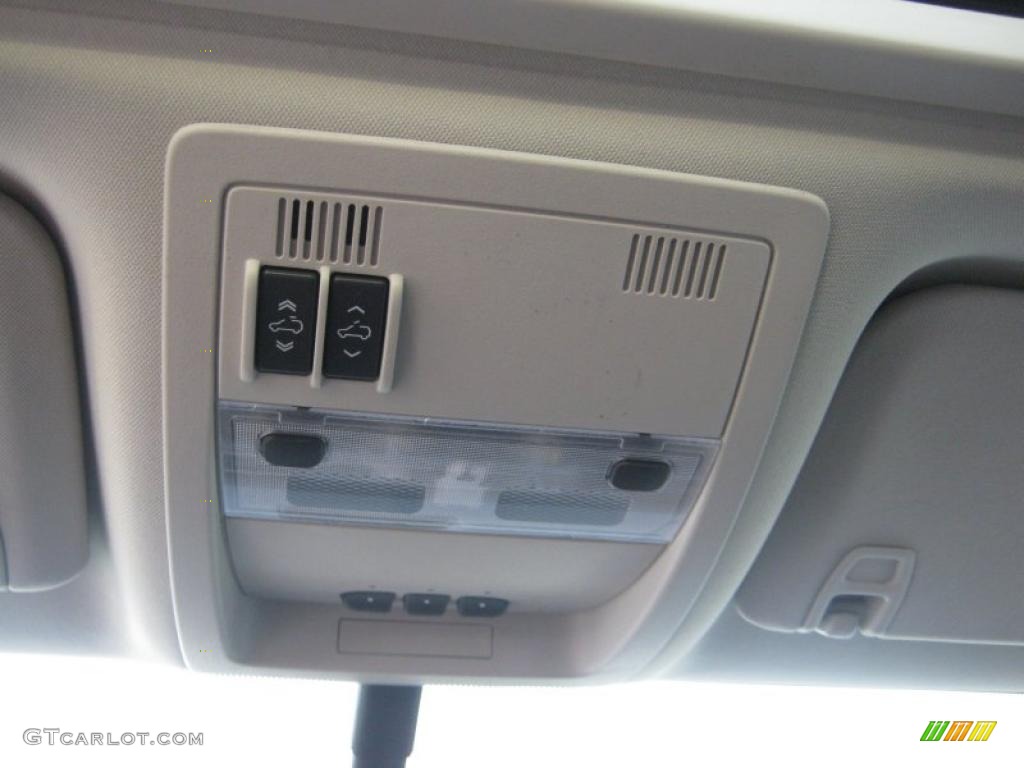 2011 GMC Sierra 2500HD Denali Crew Cab 4x4 Controls Photo #39065355