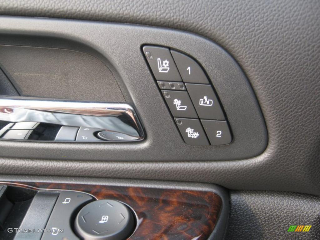 2011 GMC Sierra 2500HD Denali Crew Cab 4x4 Controls Photo #39065519