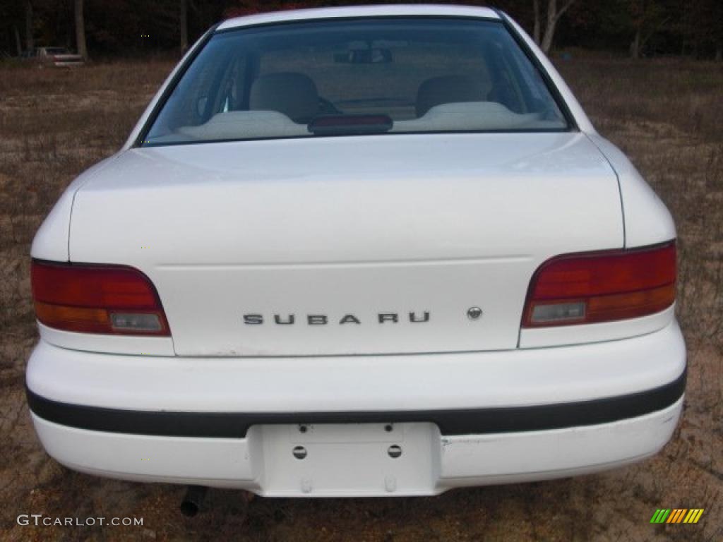 1994 Impreza L Sedan - Glacier White / Beige photo #2