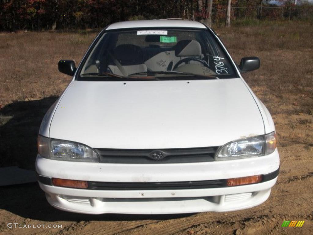 1994 Impreza L Sedan - Glacier White / Beige photo #3