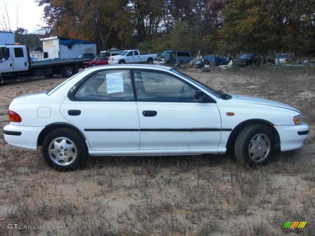 1994 Impreza L Sedan - Glacier White / Beige photo #4