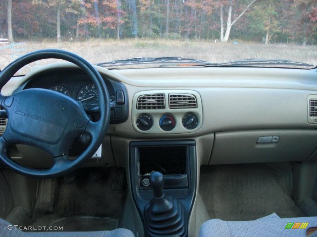 1994 Impreza L Sedan - Glacier White / Beige photo #5