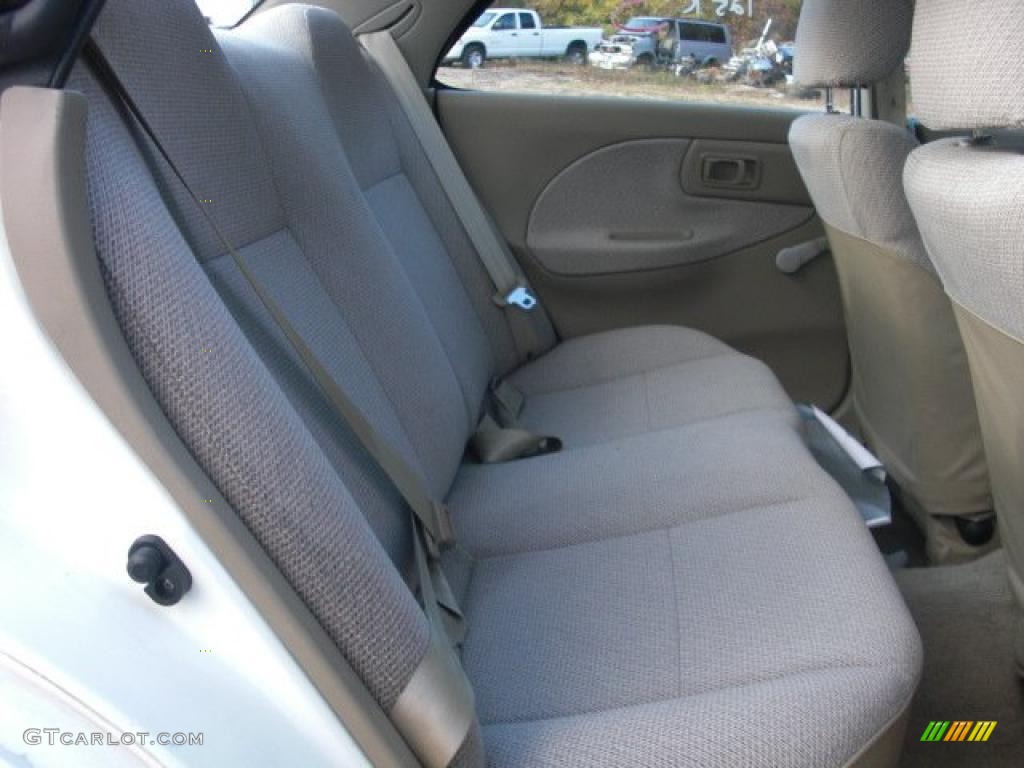 1994 Impreza L Sedan - Glacier White / Beige photo #7