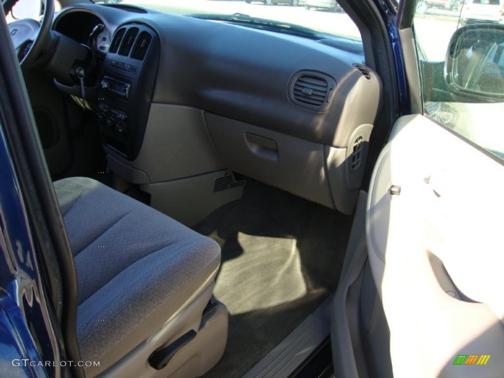 2001 Grand Caravan Sport - Patriot Blue Pearlcoat / Sandstone photo #16