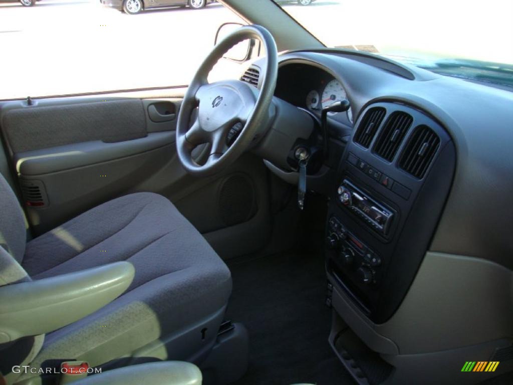 2001 Grand Caravan Sport - Patriot Blue Pearlcoat / Sandstone photo #17