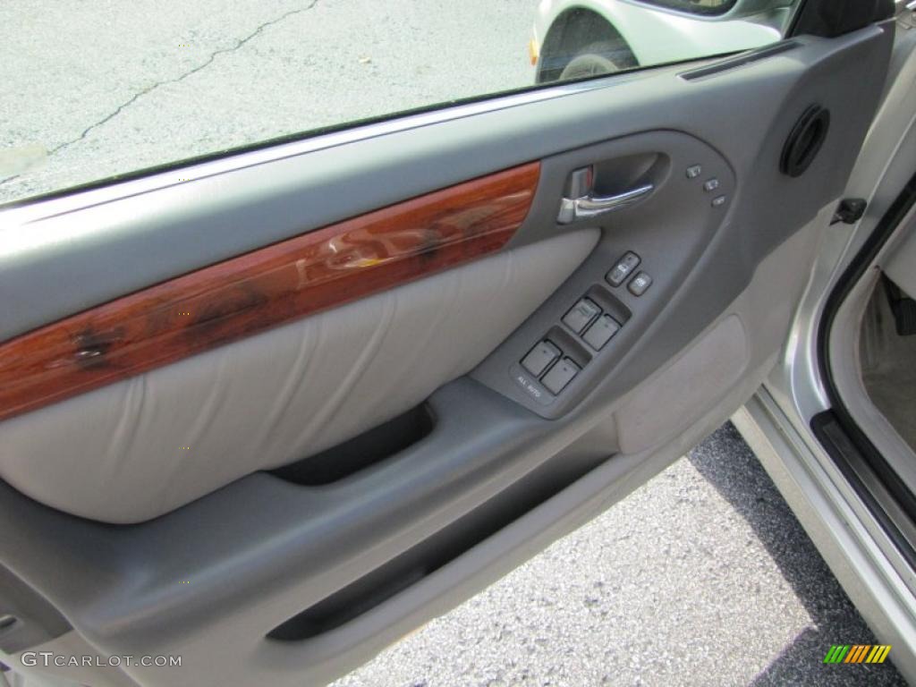 2000 Lexus GS 300 Light Charcoal Door Panel Photo #39072087