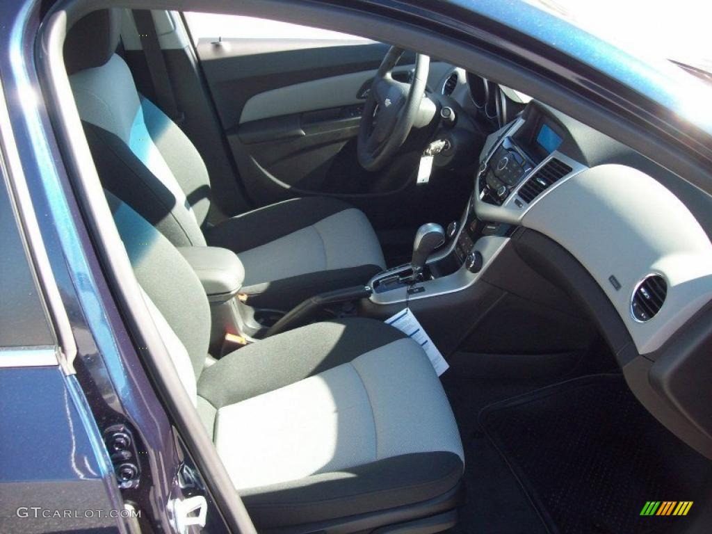 2011 Chevrolet Cruze LS interior Photo #39073103