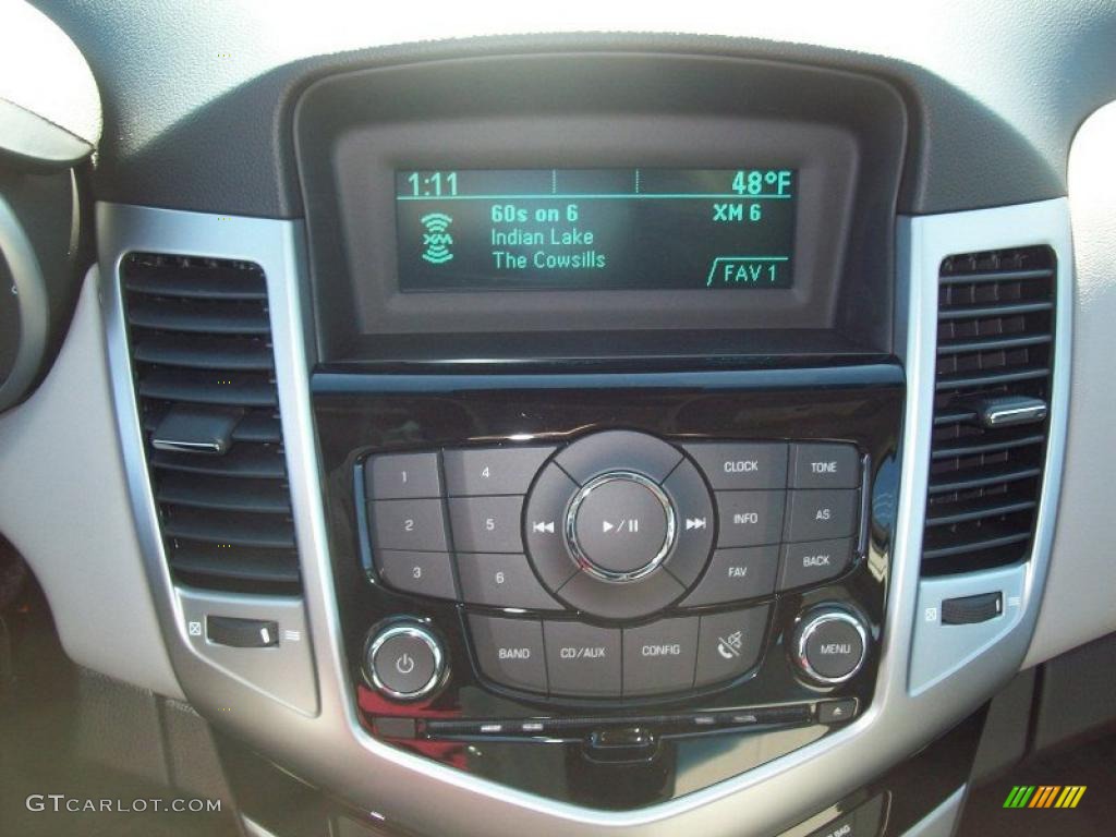 2011 Chevrolet Cruze LS Controls Photo #39073139