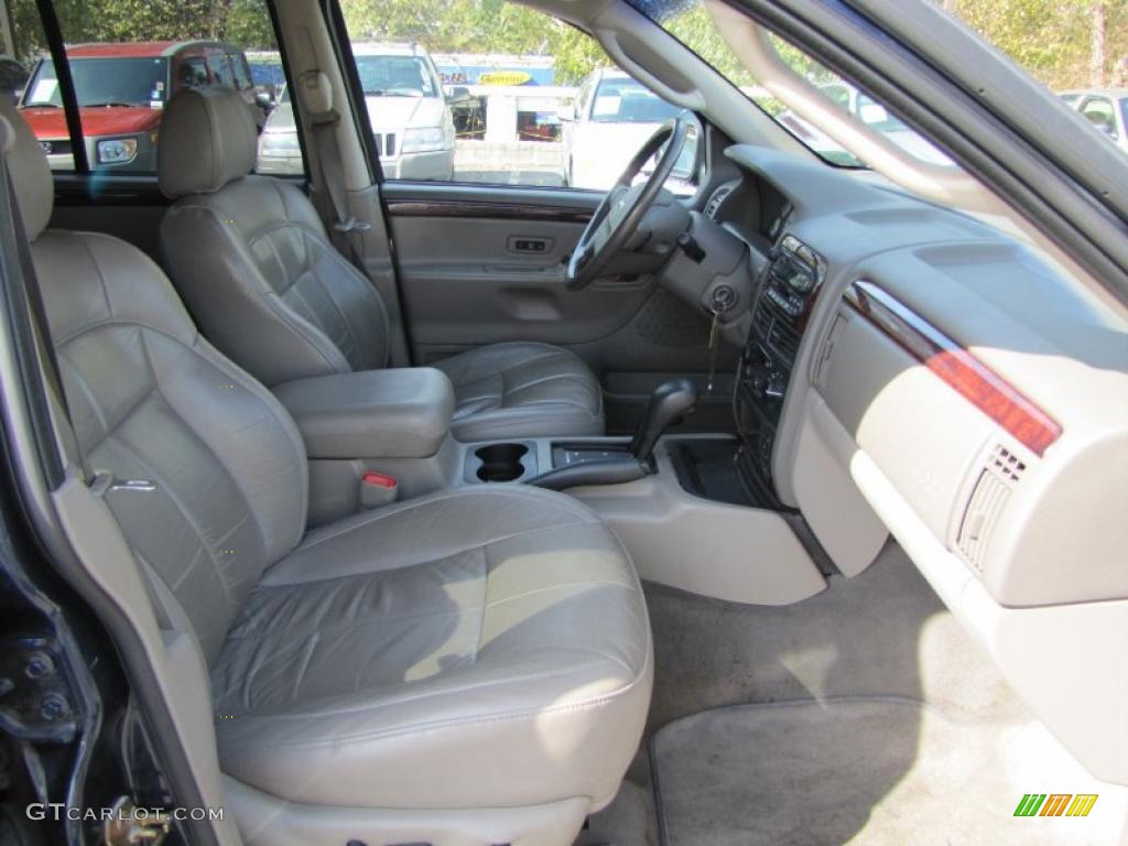 Sandstone Interior 2004 Jeep Grand Cherokee Limited 4x4 Photo #39073175