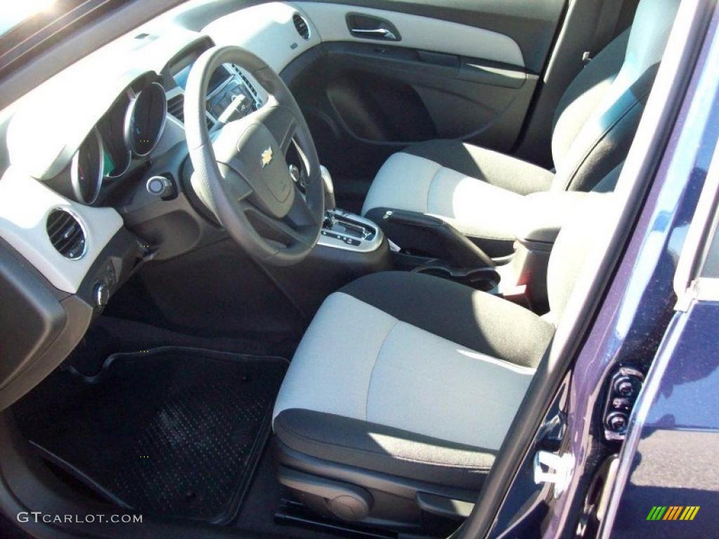2011 Chevrolet Cruze LS interior Photo #39073307