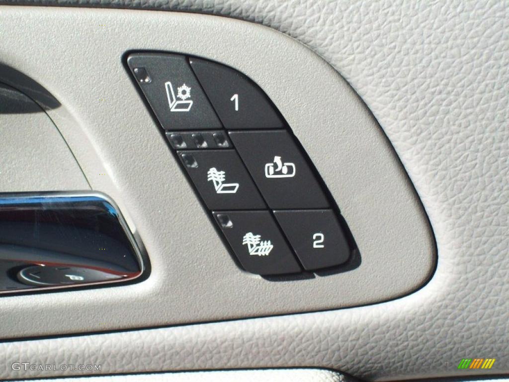 2011 Chevrolet Suburban LTZ 4x4 Controls Photo #39073783