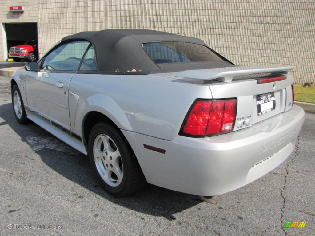 2002 Mustang V6 Convertible - Satin Silver Metallic / Medium Graphite photo #2