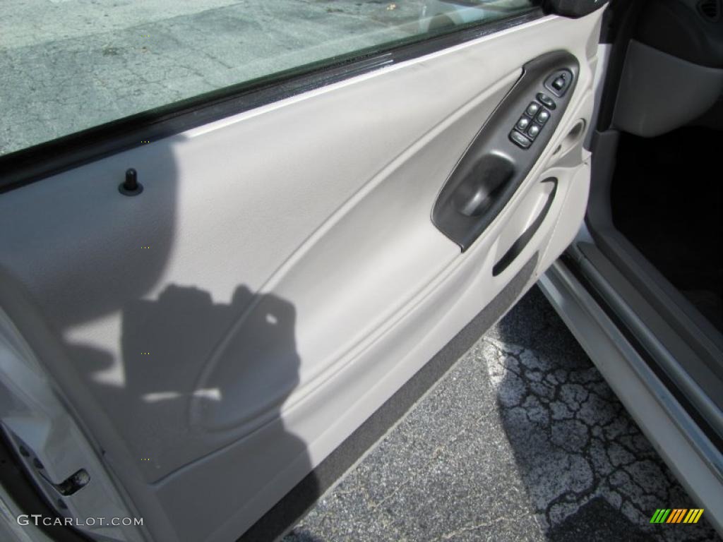 2002 Ford Mustang V6 Convertible Medium Graphite Door Panel Photo #39074443