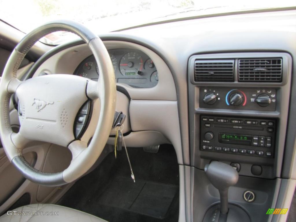 2002 Mustang V6 Convertible - Satin Silver Metallic / Medium Graphite photo #8