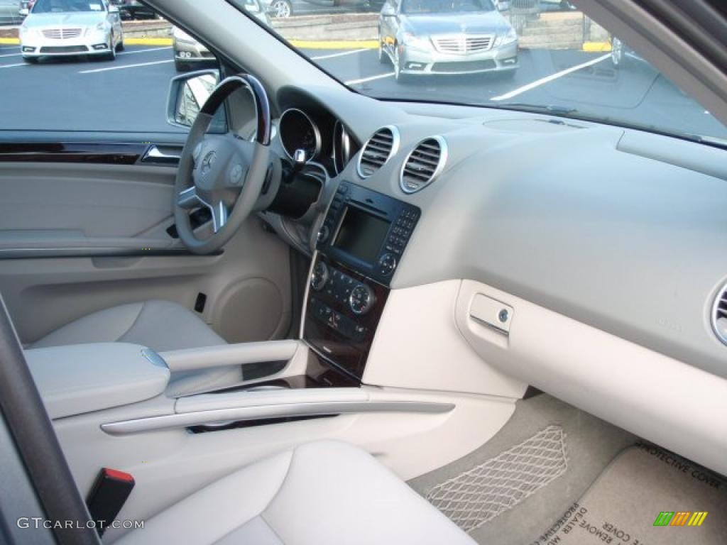 Ash Interior 2011 Mercedes-Benz ML 350 4Matic Photo #39074759