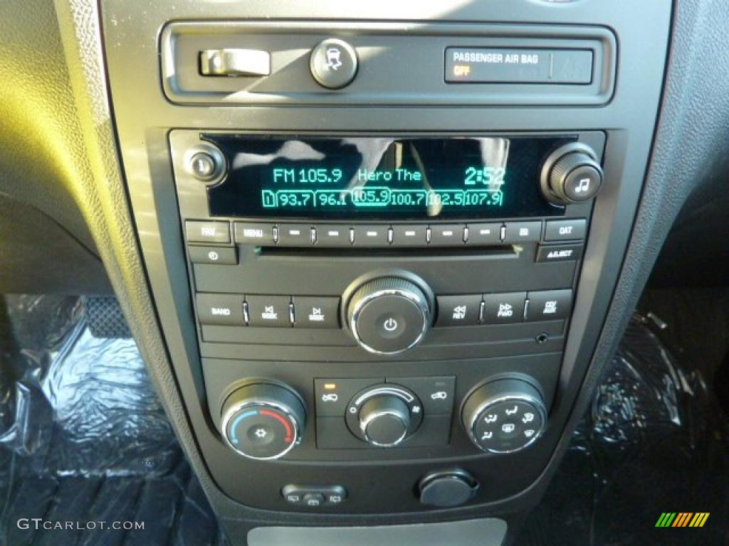 2011 Chevrolet HHR LS Controls Photo #39074911