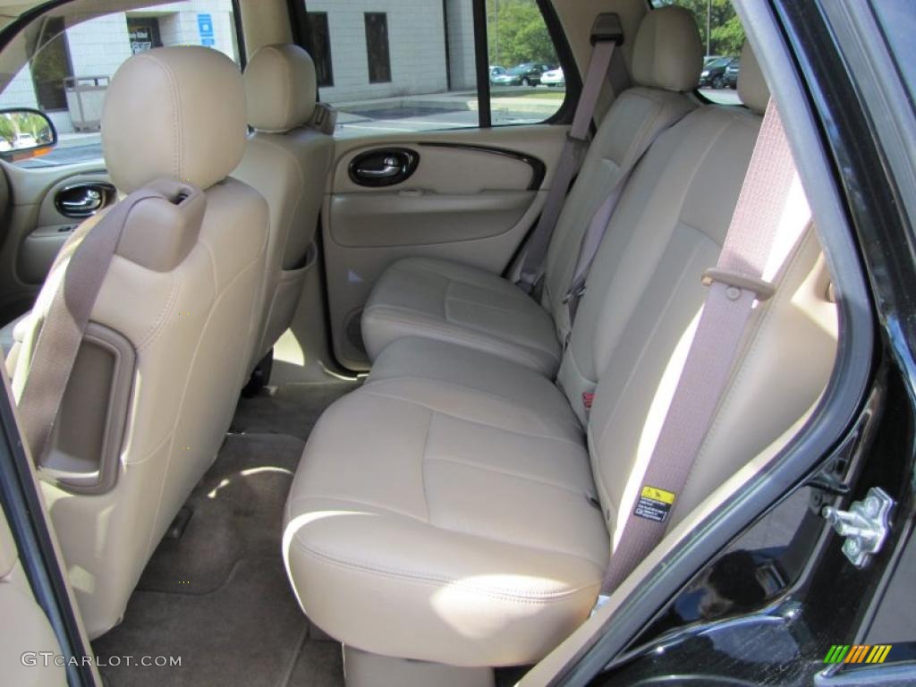 Light Cashmere Interior 2004 Buick Rainier CXL Photo #39075043