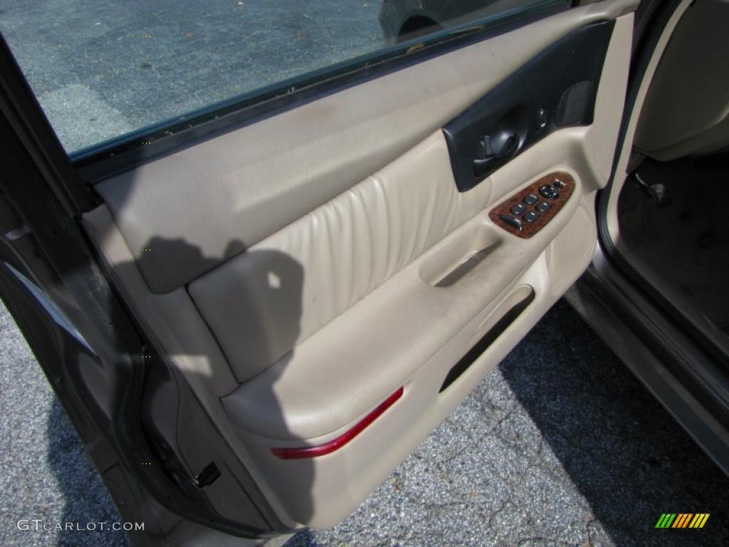 2004 Buick Regal LS Door Panel Photos