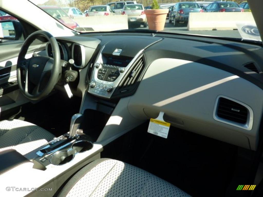 2011 Chevrolet Equinox LS Light Titanium/Jet Black Dashboard Photo #39076587