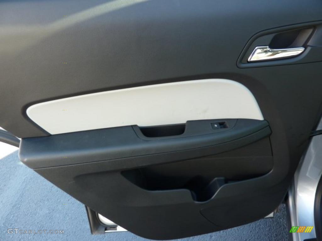 2011 Chevrolet Equinox LS Light Titanium/Jet Black Door Panel Photo #39076707