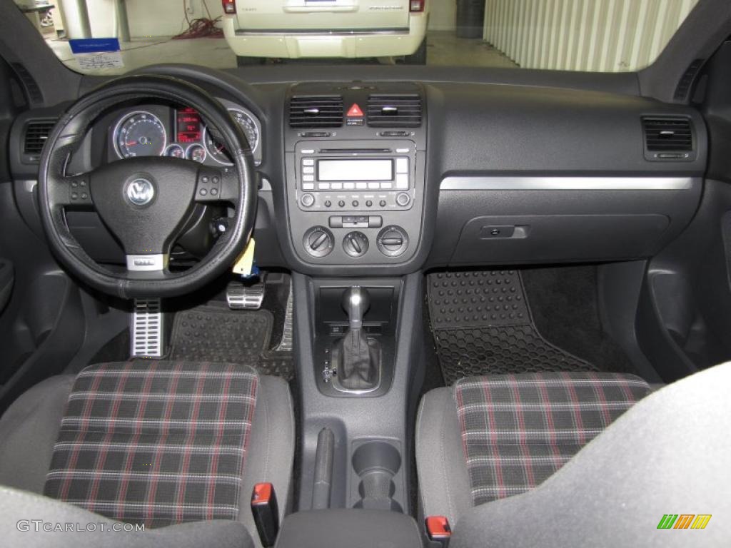 2008 Volkswagen GTI 4 Door Interlagos Plaid Cloth Dashboard Photo #39076899
