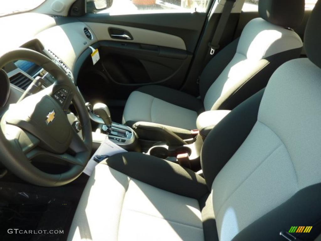 Jet Black/Medium Titanium Interior 2011 Chevrolet Cruze LS Photo #39077775