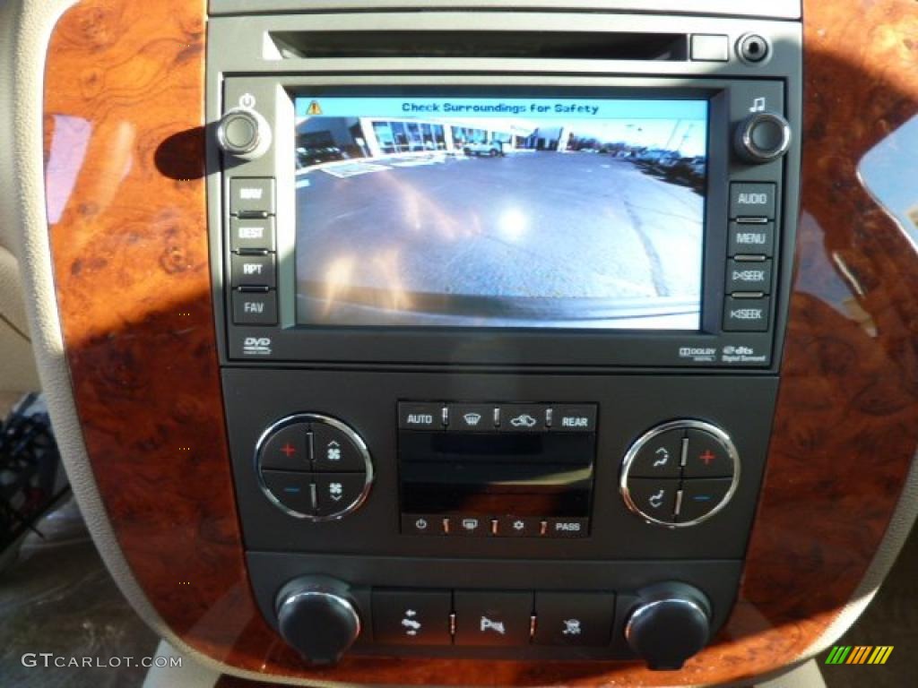 2011 Chevrolet Suburban LTZ 4x4 Controls Photo #39079107