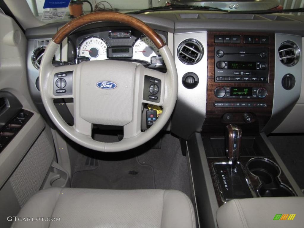 2007 Ford Expedition Limited Stone Dashboard Photo #39079363