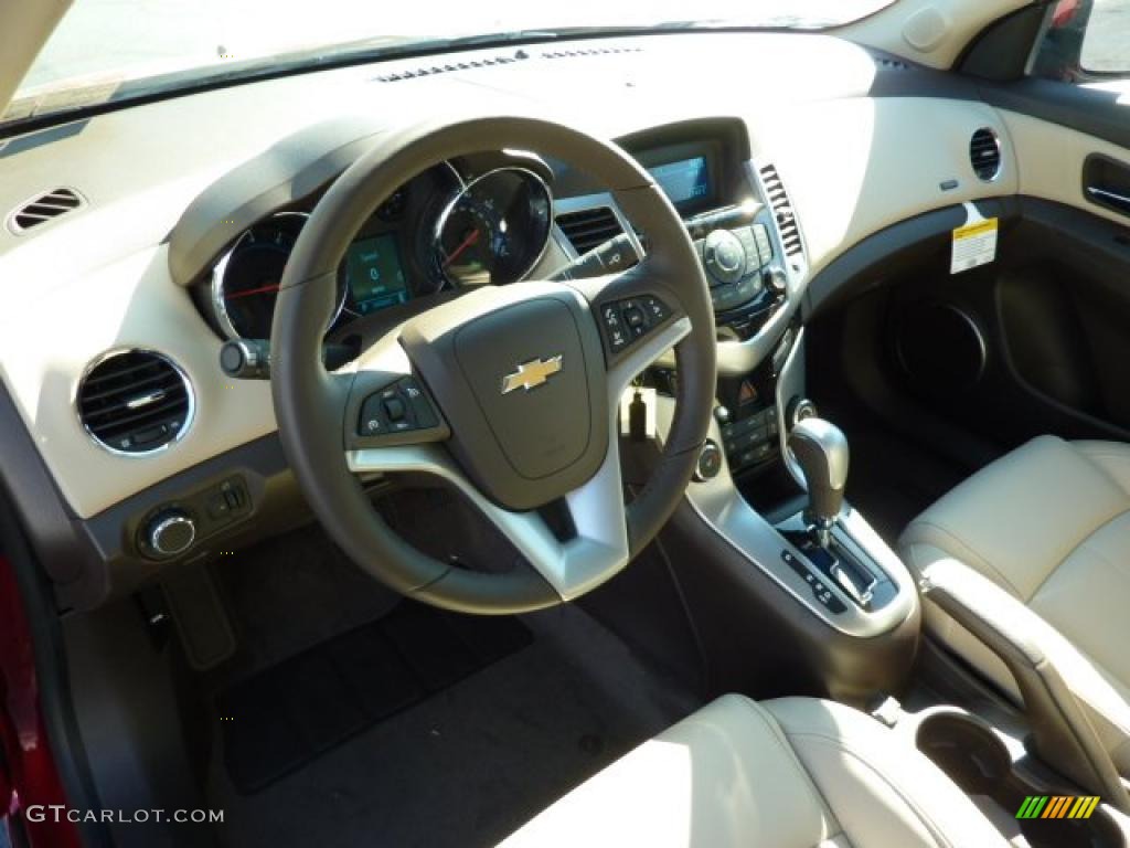 Cocoa/Light Neutral Leather Interior 2011 Chevrolet Cruze LTZ Photo #39080527