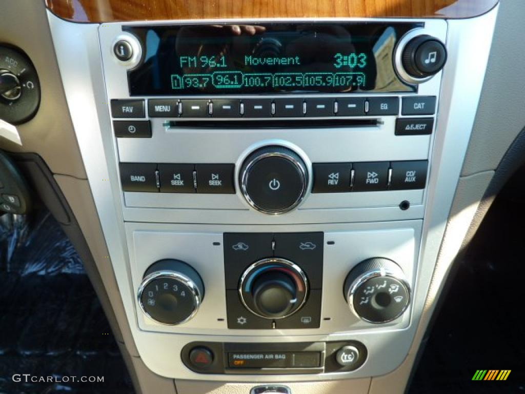 2011 Chevrolet Malibu LT Controls Photo #39082721