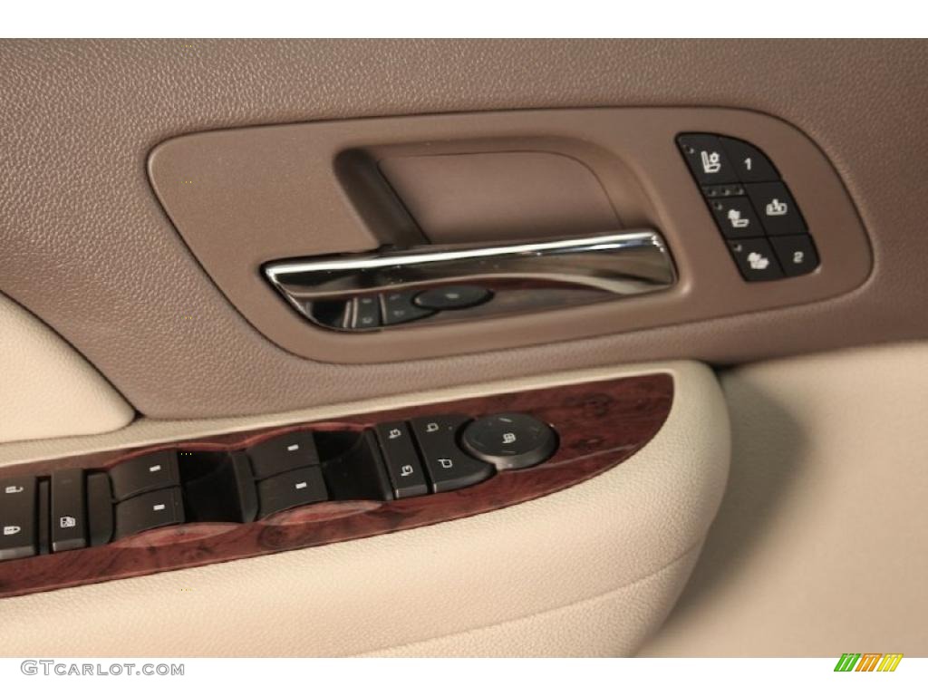 2009 Chevrolet Suburban LTZ 4x4 Controls Photo #39084281